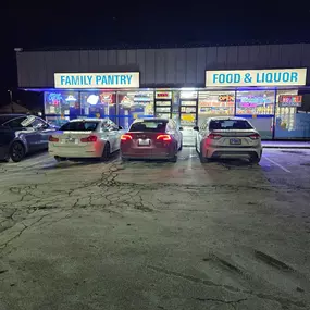 Bild von CoinFlip Bitcoin ATM - Family Pantry Food & Liquor (Morton Grove)