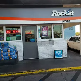 Bild von CoinFlip Bitcoin ATM - Rocket #183 (Los Angeles)