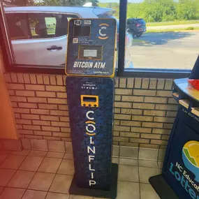 Bild von CoinFlip Bitcoin ATM - Han-Dee Hugo's (Salisbury)