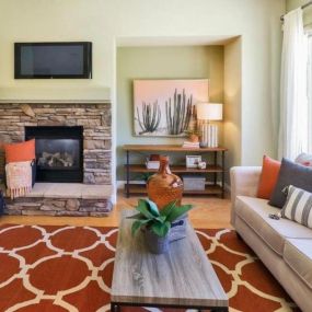 Bild von Heather's Houses - Home Staging for Greater Sacramento Realtors & Home Owners