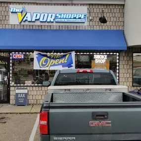 Bild von CoinFlip Bitcoin ATM - The Vapor Shoppe Smoke & Alternative Plus (Madison Heights)