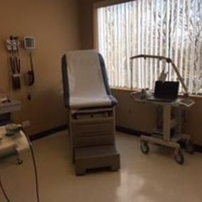 Center for Adult Healthcare - Bloomingdale IL - Interior Exam Room