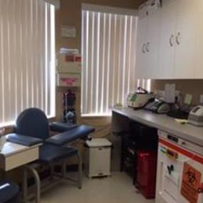 Center for Adult Healthcare - Bloomingdale IL - Interior Exam Room