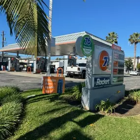 Bild von CoinFlip Bitcoin ATM - Rocket #5669 (Santa Ana)