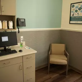 One of Harvester Veterinary Hospital's comfy exam rooms.