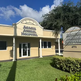 Exterior of Acacia Animal Hospital