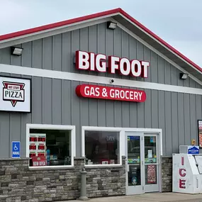 Big Foot Gas & Grocery store front in Vining, MN