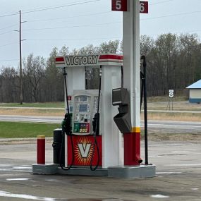 Lincoln Gas & Bait Gas Pumps