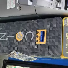 Bild von CoinFlip Bitcoin ATM - Mom's Food Mart (Austin)