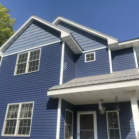 Give your home a fresh look this summer with beautiful, professionally installed siding from Armor Construction. Whether your siding is showing signs of wear, like warping and cracking, or simply isn’t presenting the right appearance for your home, we’ve got you covered.