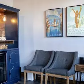 Omni Dental Shadyside office waiting room 2