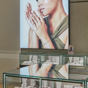 Instore Photo of jewellery display