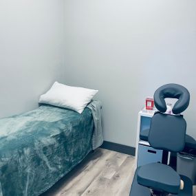 Halsey Chiropractic and Acupuncture Treatment Room