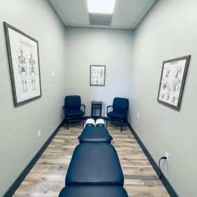 Halsey Chiropractic and Acupuncture Chiropractic Treatment Room