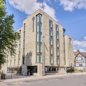 Premier Inn Oxford City Centre (Westgate) exterior