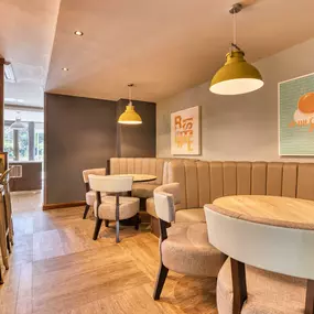 Premier Inn Oxford City Centre (Westgate) restaurant