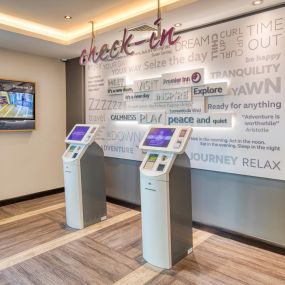 Premier Inn Banbury Town Centre (Castle Quay) reception