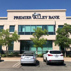Bild von Premier Valley Bank, a division of HTLF Bank