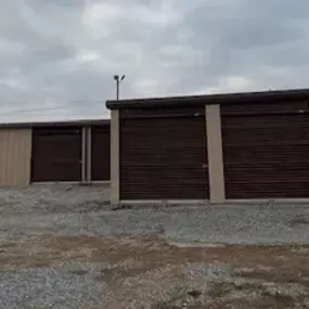 Car storage near Sweetwater Veterinary Hospital