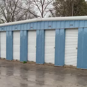 Convenient storage facility near Simpson Lake City Hardware