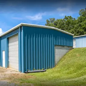 Storage facility with excellent customer service near Gene's Tractor Parts and Supply