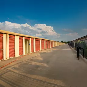 Climate controlled storage facility in Spring, Texas