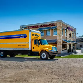 Moving truck rental near Bridgestone Lakes