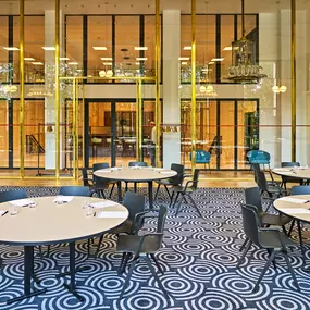 Grande salle de conférence spacieuse pour événements d’entreprise à Rouen