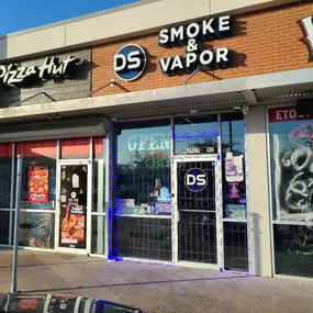 Bild von CoinFlip Bitcoin ATM - DS Smoke & Vapor (Houston)