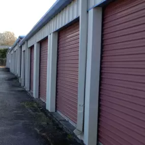 Self-storage facility near Gregory Vineyards in North Carolina