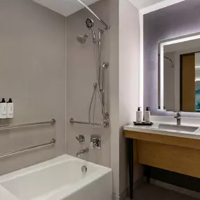 Guest room bath