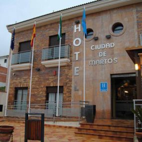 hotel-ciudad-de-martos-fachada-hotel-01.jpg