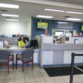Bild von NASB - North American Savings Bank - North Oak Trafficway