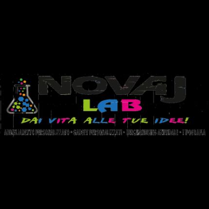Logótipo de Novaj Lab