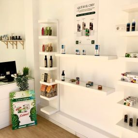 Calma_CBD_Shop_Vigo_interior.jpg