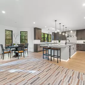 Bild von The Agency - Boulder