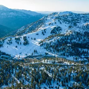 Morning glory with a birds eye view of Snow Valley during winter.