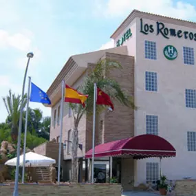 fachada-hotellosromeros.png
