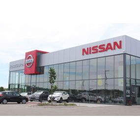 Russ Darrow Nissan of West Bend Service Department.