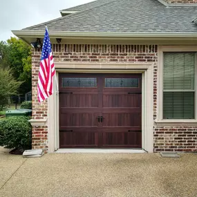 Bild von Plano Overhead Garage Door