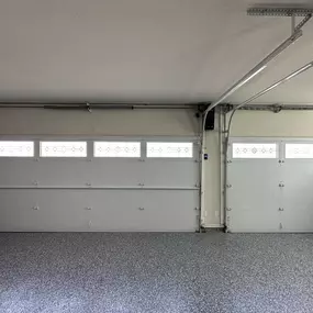 Bild von Plano Overhead Garage Door