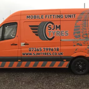 Bild von SJM TYRES LTD - MOBILE TYRE FITTING SERVICE