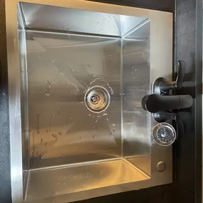 Sink installation