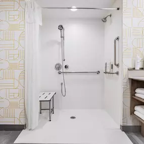 Guest room bath