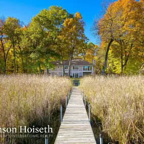 Bild von Johnson Hoiseth - Lakes Sotheby's International Realty
