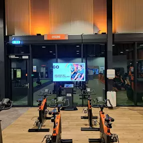 Basic-Fit Tilburg Spaubeekstraat 24/7 - virtual cycling