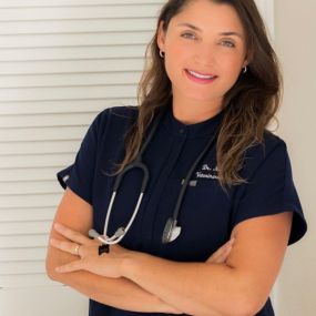 Dr. Nayara Pataro | Dr. Nai | Veterinarian