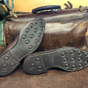 Bild von Hutton's Shoe Repair Service