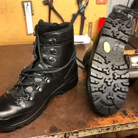 Bild von Hutton's Shoe Repair Service
