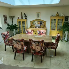 Bild von John Miller Upholstery Ltd